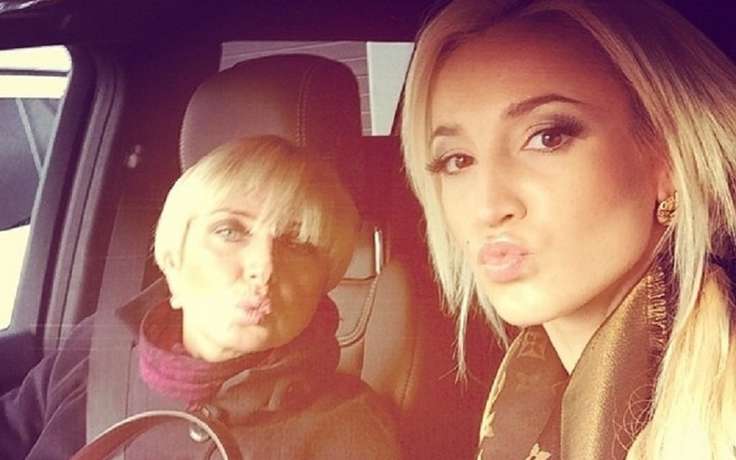 olga_buzova_i_svekrov_v_mashine