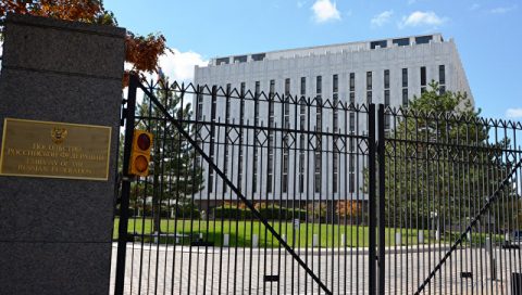 США высылает российских дипломатов