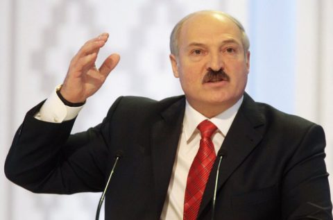 Лукашенко заявил, что не позволит унижать белорусский народ