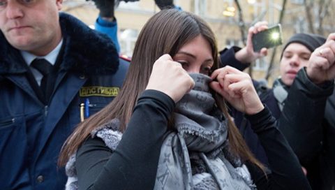 Стритрейсерша Мара задержана в Москве за грубое нарушение ПДД