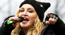 Мадонна высказалась против съёмок фильма о себе