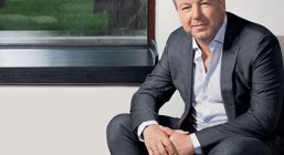 Александр Робак: личная жизнь, жена, дети, фото