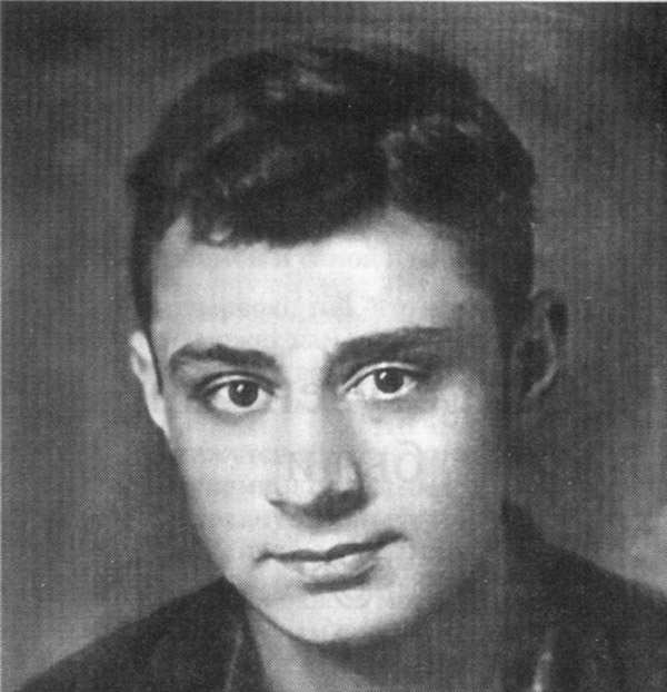 Эдуард Асадов служил в армии