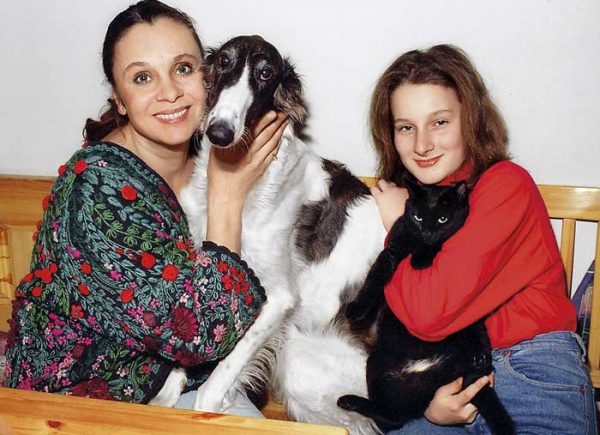 Мария Цигаль в детстве с мамой Любовью Полищук