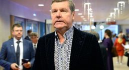 Александр Новиков требует от Первого канала миллион евро