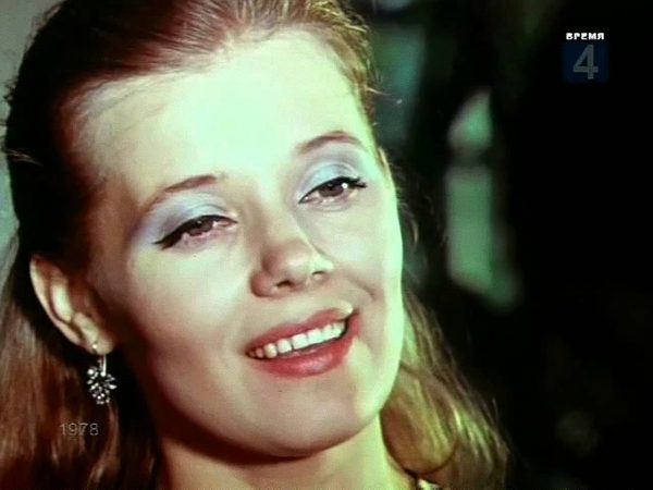 Людмила Сенчина во время выступления