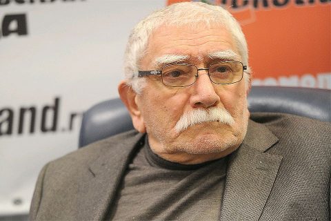 Армен Джигарханян оказался в больнице