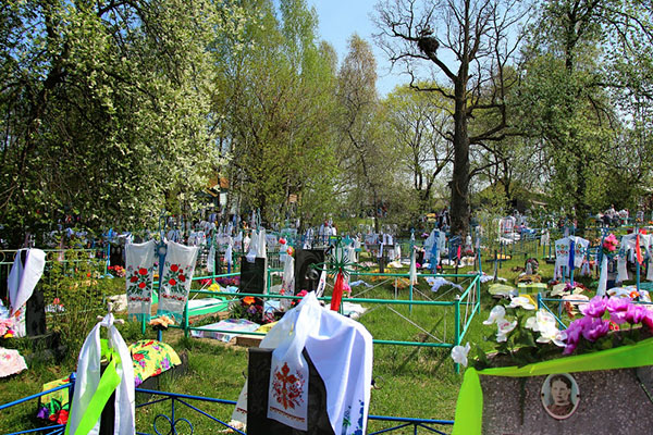 Когда посетить кладбище на Радоницу