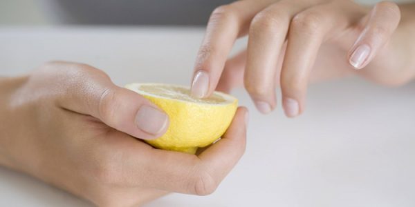Сок лимона для укрепления ногтей