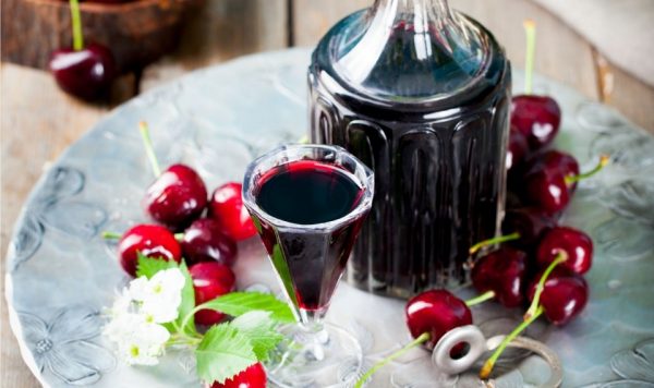 Вишневое вино по классическому рецепту