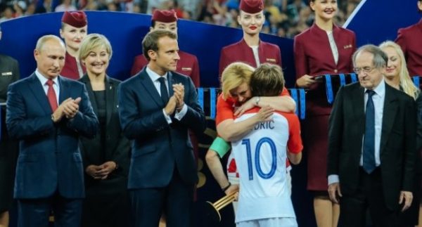 Главы трех стран на вручении медалей лучшим футболистам Чемпионата мира 2018