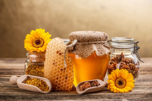 Натуральный мед обладает приятным ароматом
