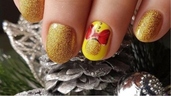 Новогодний маникюр 2019: модные идеи, фото