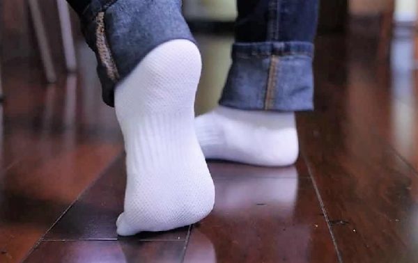 Как отстирать белые носки в домашних условиях руками