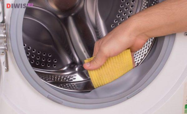 Как очистить стиральную машину от запаха и грязи