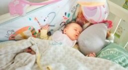 Режим дня новорожденного в первый месяц жизни