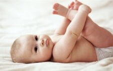 Кал со слизью у новорожденного: причины, критерии нормы