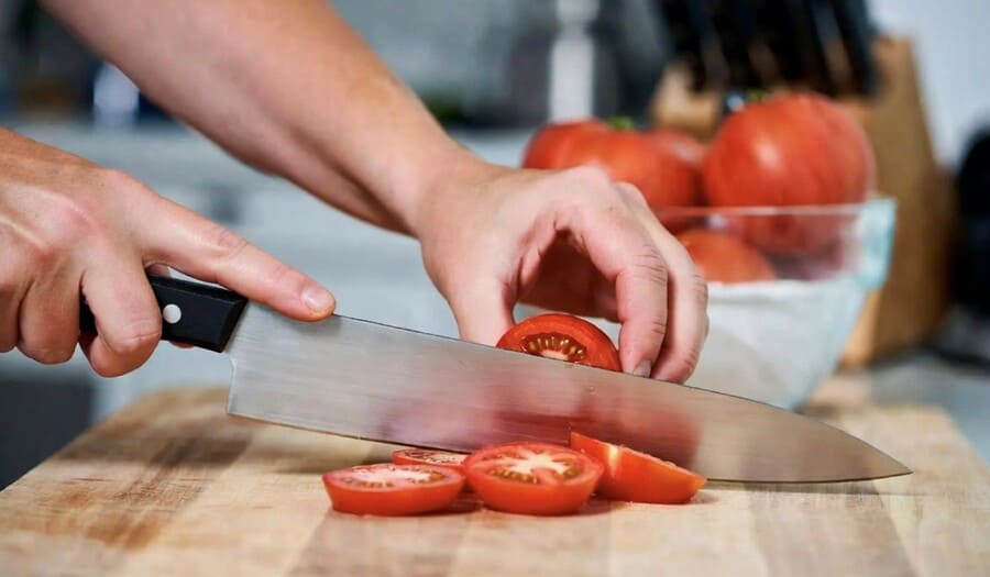 Самая дорогостоящая и самая распространённая ошибка — использование дешёвых ножей.