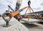 Поднятие железобетонной плиты с помощью рым-болтов